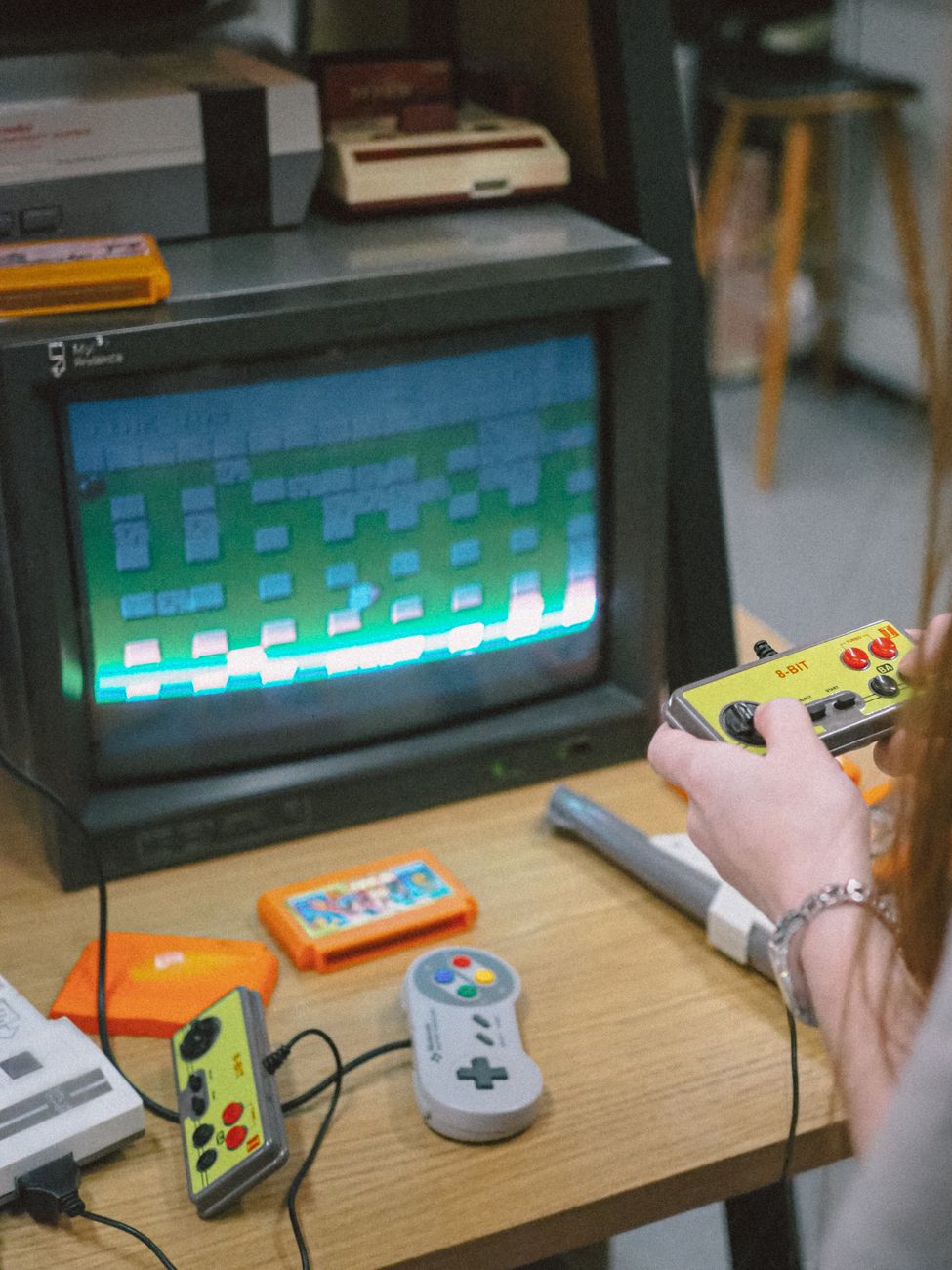 Écran CRT classique affichant un jeu d'arcade